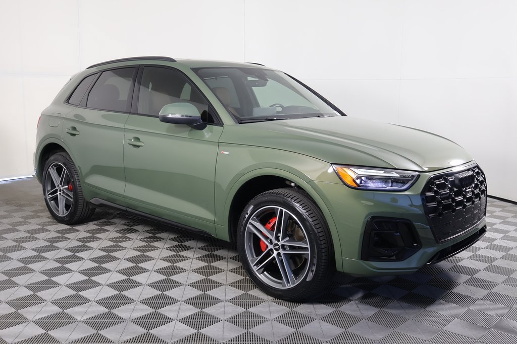 Used 2024 Audi Q5 e Premium Plus w/ Premium Plus Package AWD/4WD image 3