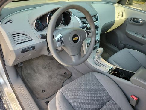 Used 2010 Chevrolet Malibu Hybrid image 3