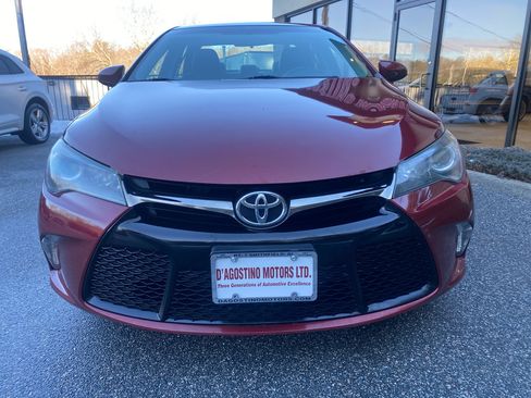 Used 2017 Toyota Camry SE image 5