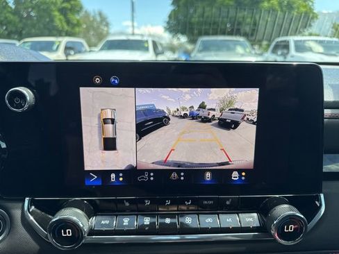 Used 2024 Chevrolet Colorado Z71 w/ Z71 Convenience Package 2 AWD/4WD image 24