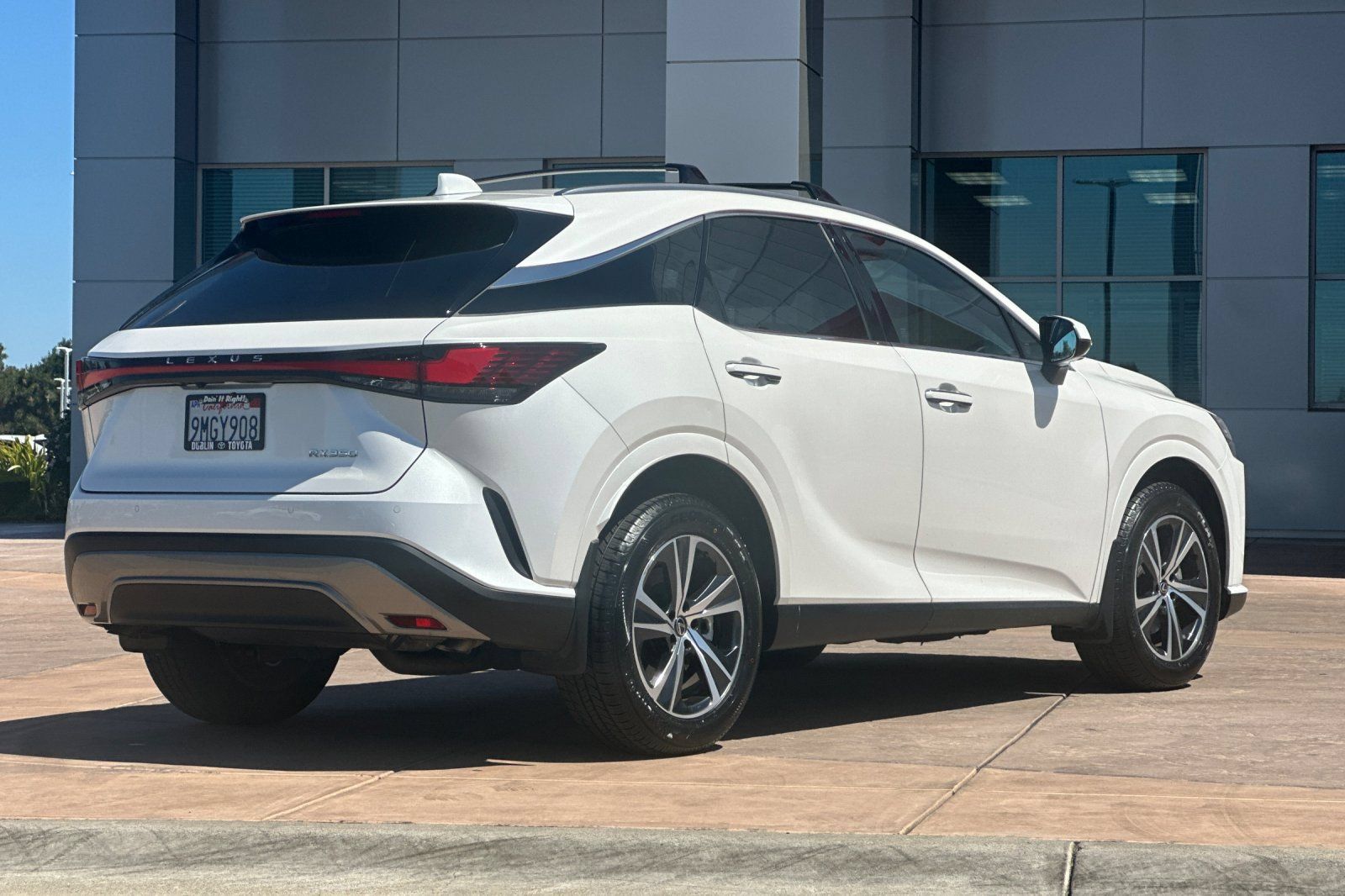 Used 2024 Lexus RX 350 Premium w/ Cold Area Package FWD image 4