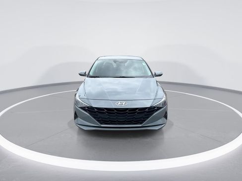 Used 2022 Hyundai Elantra SEL w/ Preferred Accessory Package image 3