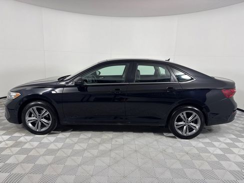 Used 2024 Volkswagen Jetta SE image 8