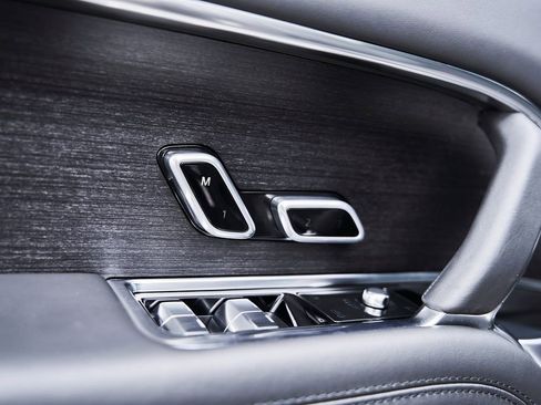 Used 2025 Land Rover Range Rover SE AWD/4WD image 31