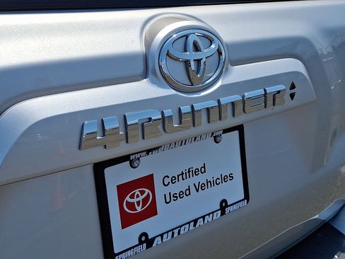 Used 2024 Toyota 4Runner SR5 Premium w/ Moonroof Package AWD/4WD image 31