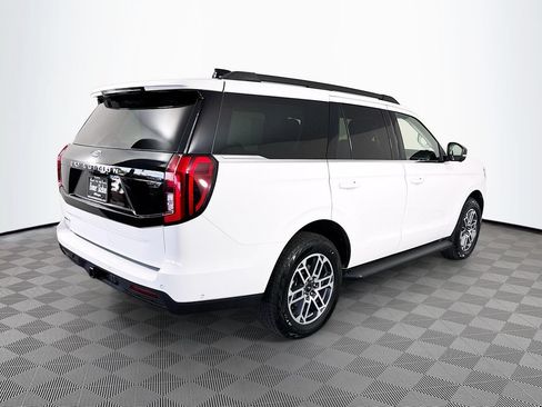 Used 2025 Ford Expedition Active AWD/4WD image 7