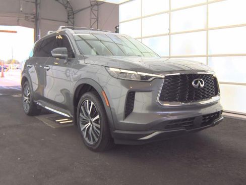 Used 2023 INFINITI QX60 Sensory w/ Vision Package FWD image 3