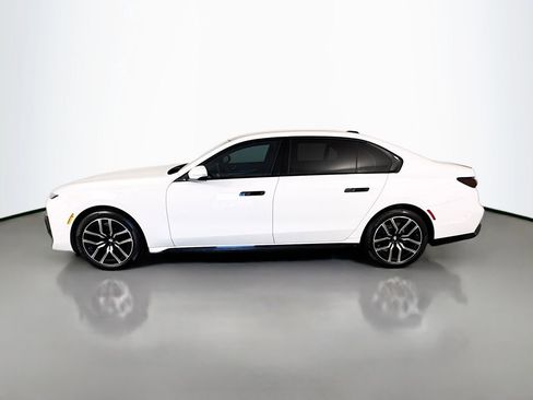 Used 2024 BMW 760i xDrive w/ Executive Package AWD/4WD image 2