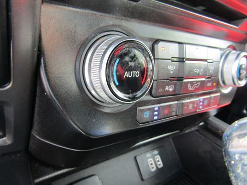 Used 2016 Ford F150 Lariat w/ Equipment Group 502A Luxury AWD/4WD image 35