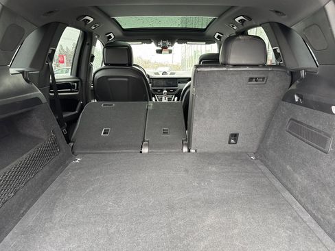 Used 2021 Porsche Cayenne image 14