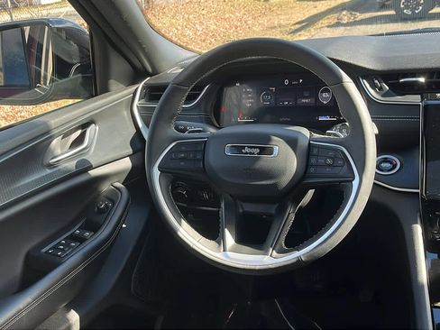 Certified 2025 Jeep Grand Cherokee L Altitude image 26