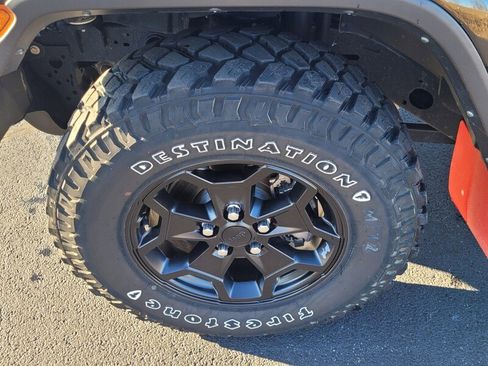 Used 2022 Jeep Gladiator Sport image 14