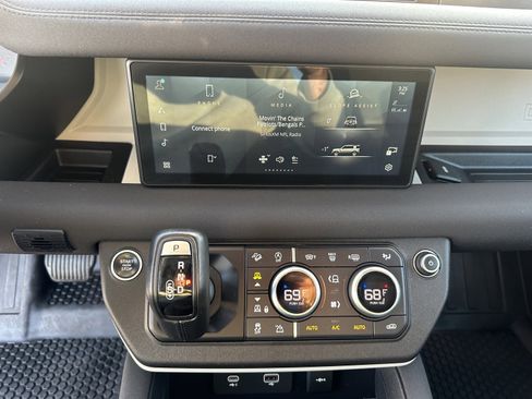 Used 2020 Land Rover Defender 110 S image 16