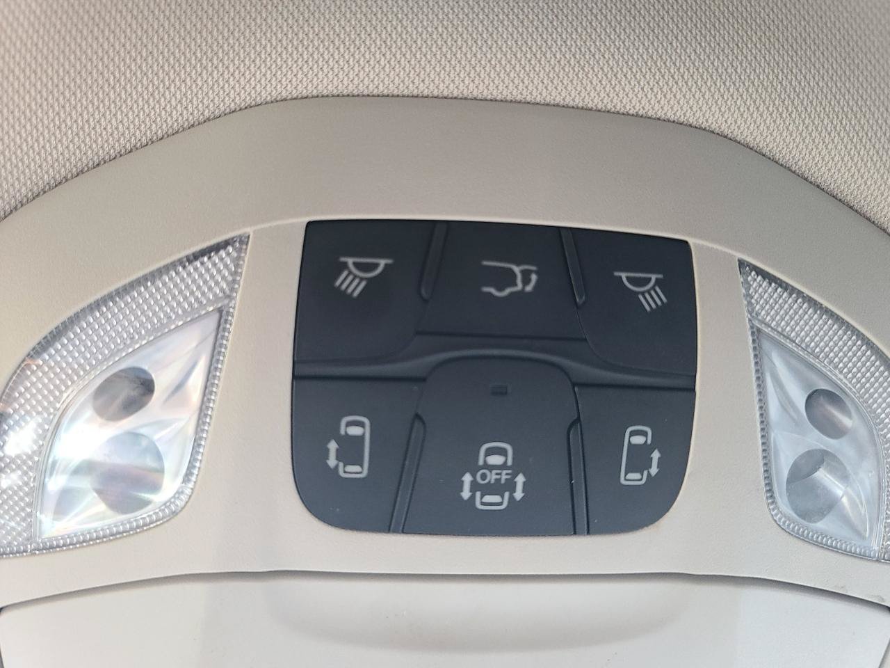 Used 2023 Chrysler Pacifica Touring-L FWD image 20
