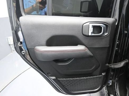 Used 2023 Jeep Wrangler Unlimited Rubicon AWD/4WD image 33