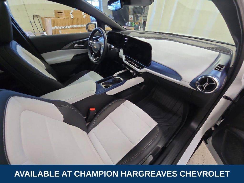 Used 2025 Chevrolet Equinox EV LT w/ Convenience Package AWD/4WD image 37
