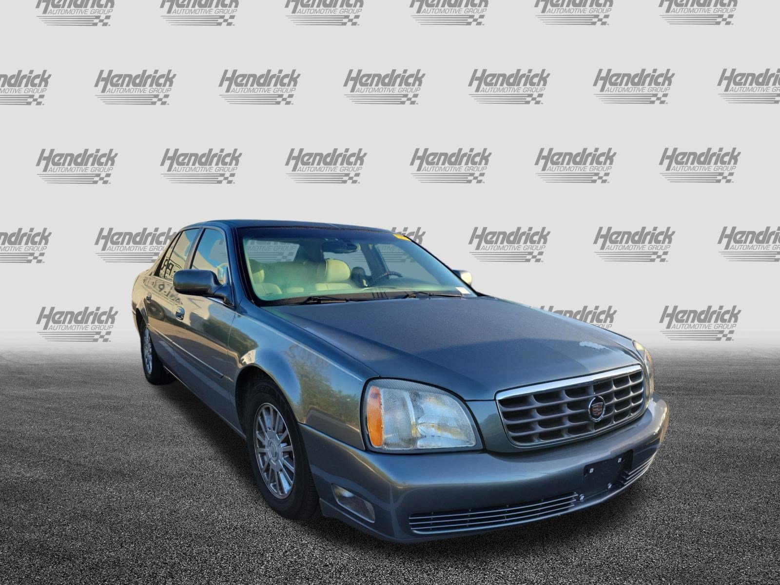 Used 2004 Cadillac De Ville DHS w/ Equipment Group FWD image 2