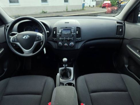 Used 2010 Hyundai Elantra SE FWD image 26