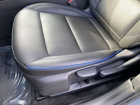 Used 2025 Buick Envista Sport Touring image 23