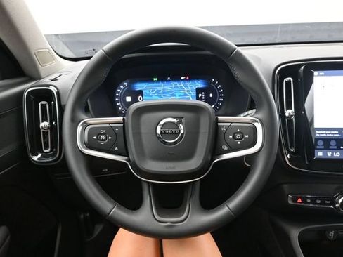 Used 2025 Volvo XC40 B5 Plus AWD/4WD image 23