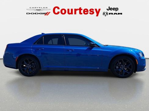Certified 2023 Chrysler 300 Touring w/ Sport Appearance Package RWD image 4