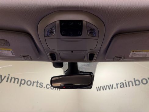Used 2017 Chrysler Pacifica Limited image 19