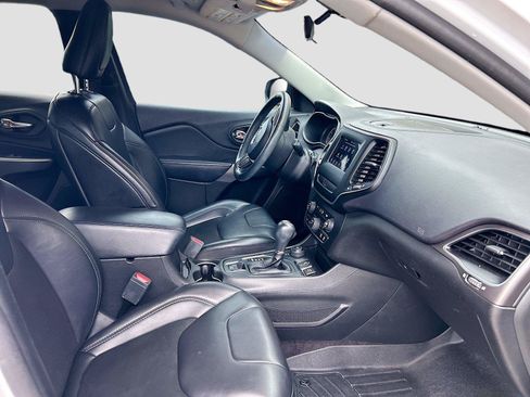 Used 2019 Jeep Cherokee Latitude Plus AWD/4WD image 15