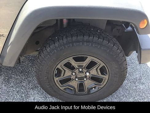 Used 2018 Jeep Wrangler Unlimited Sport AWD/4WD image 11