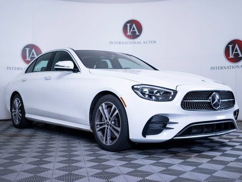 Used 2022 Mercedes-Benz E 350 4MATIC Sedan image 1