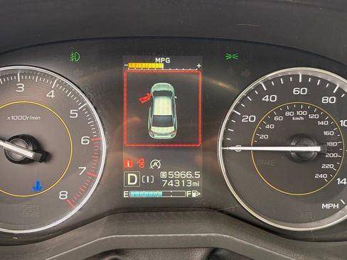 Used 2022 Subaru Crosstrek 2.5i Sport w/ Moonroof Package image 31