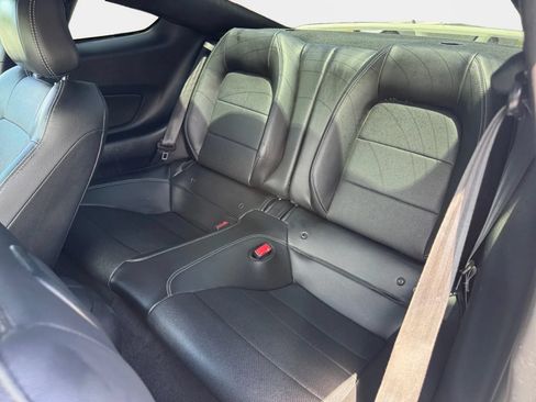 Used 2018 Ford Mustang GT Premium w/ GT Performance Package RWD image 11