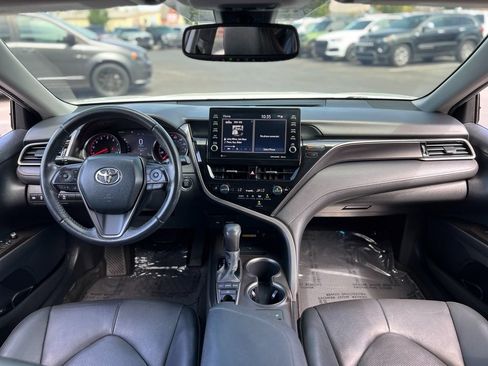 Used 2022 Toyota Camry XSE FWD image 17