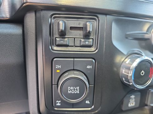 Used 2024 Ford F350 Lariat w/ Camper Package image 31