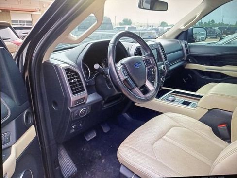 Used 2019 Ford Expedition Platinum RWD image 7