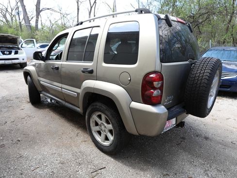 Used 2007 Jeep Liberty Limited AWD/4WD image 9
