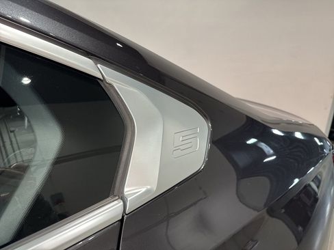 Used 2025 BMW i5 xDrive40 w/ Premium Package AWD/4WD image 11