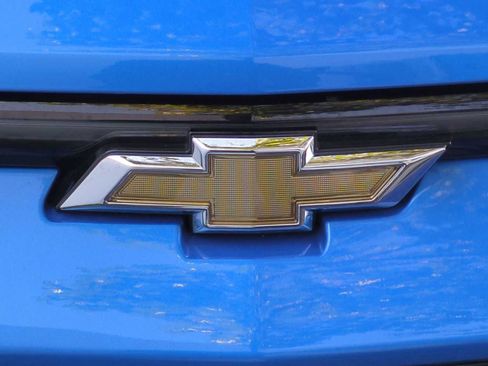 Used 2025 Chevrolet Equinox EV LT w/ Convenience Package image 8