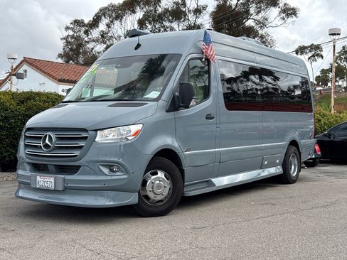 Used 2019 Mercedes-Benz Sprinter 170 image 2