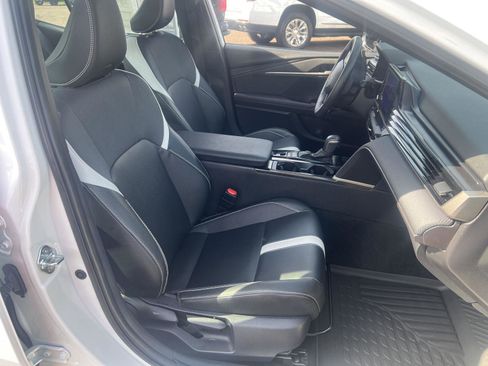 Used 2025 Toyota Camry SE FWD image 16