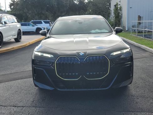 Used 2024 BMW 760i xDrive w/ Executive Package AWD/4WD image 9