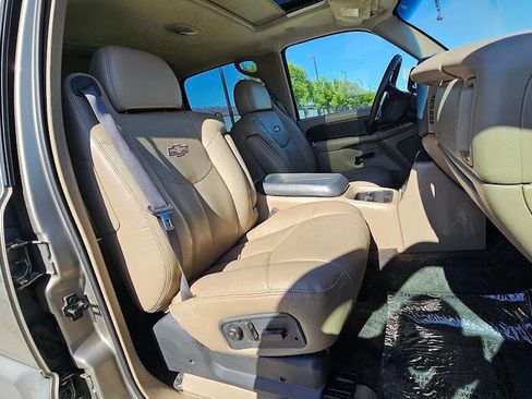 Used 2002 Chevrolet Avalanche 2WD w/ Convenience Pkg image 13