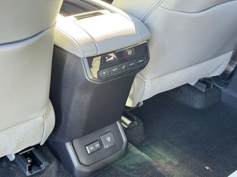 New 2026 Toyota Highlander Limited image 14