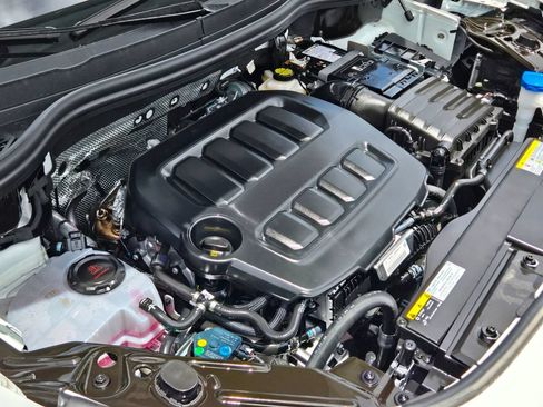 Certified 2025 Volkswagen Tiguan S FWD image 14