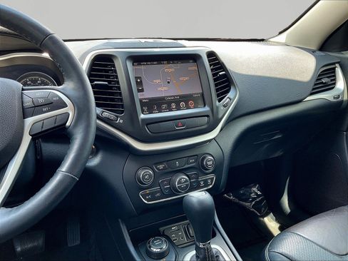 Used 2014 Jeep Cherokee Limited w/ Luxury Group AWD/4WD image 9