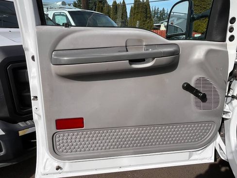Used 2000 Ford F350 4x4 Regular Cab Super Duty image 13