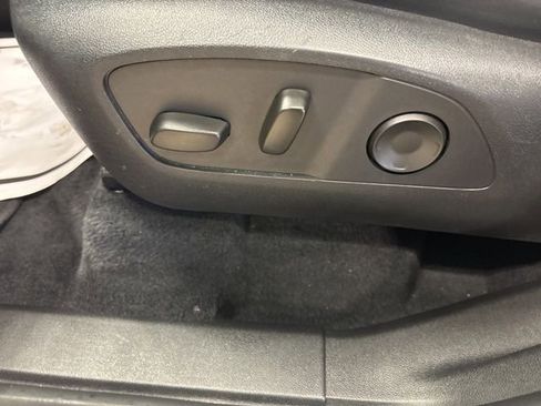 Used 2025 Buick Enclave Preferred image 33