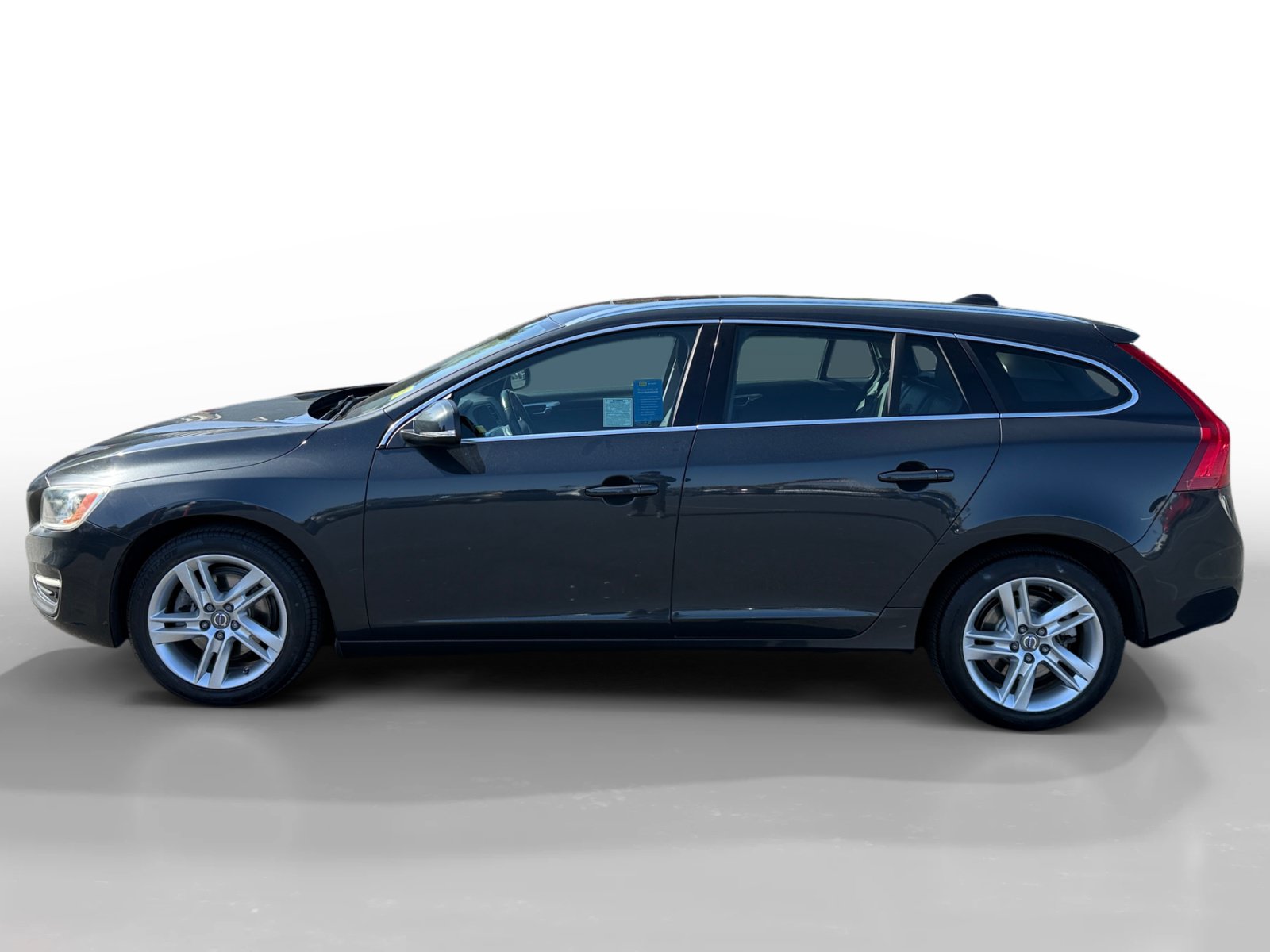 Used 2015 Volvo V60 T5 Premier FWD image 2