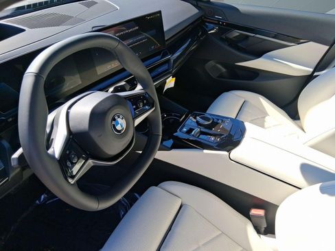 Used 2026 BMW 530i w/ Premium Package RWD image 4
