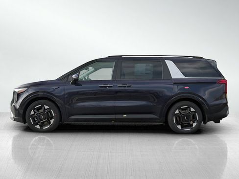 New 2026 Kia Carnival EX FWD image 4