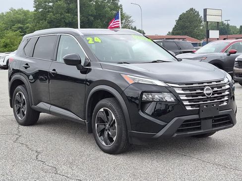 Used 2024 Nissan Rogue SV w/ SV Premium Package AWD/4WD image 2